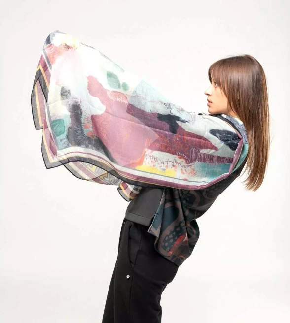 Anekke Core szal duży z nadrukiem