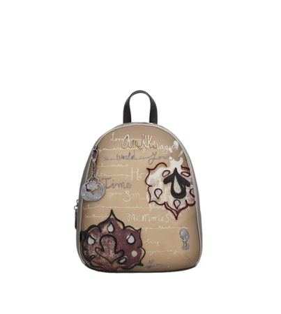 Anekke Real Manifesto plecak z nadrukami i brelokiem